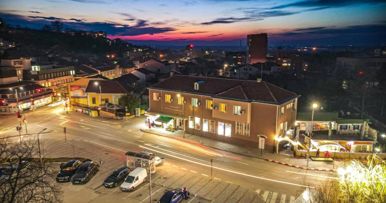 Пансион - Димитър Хадживасилев Sviștov Exterior foto