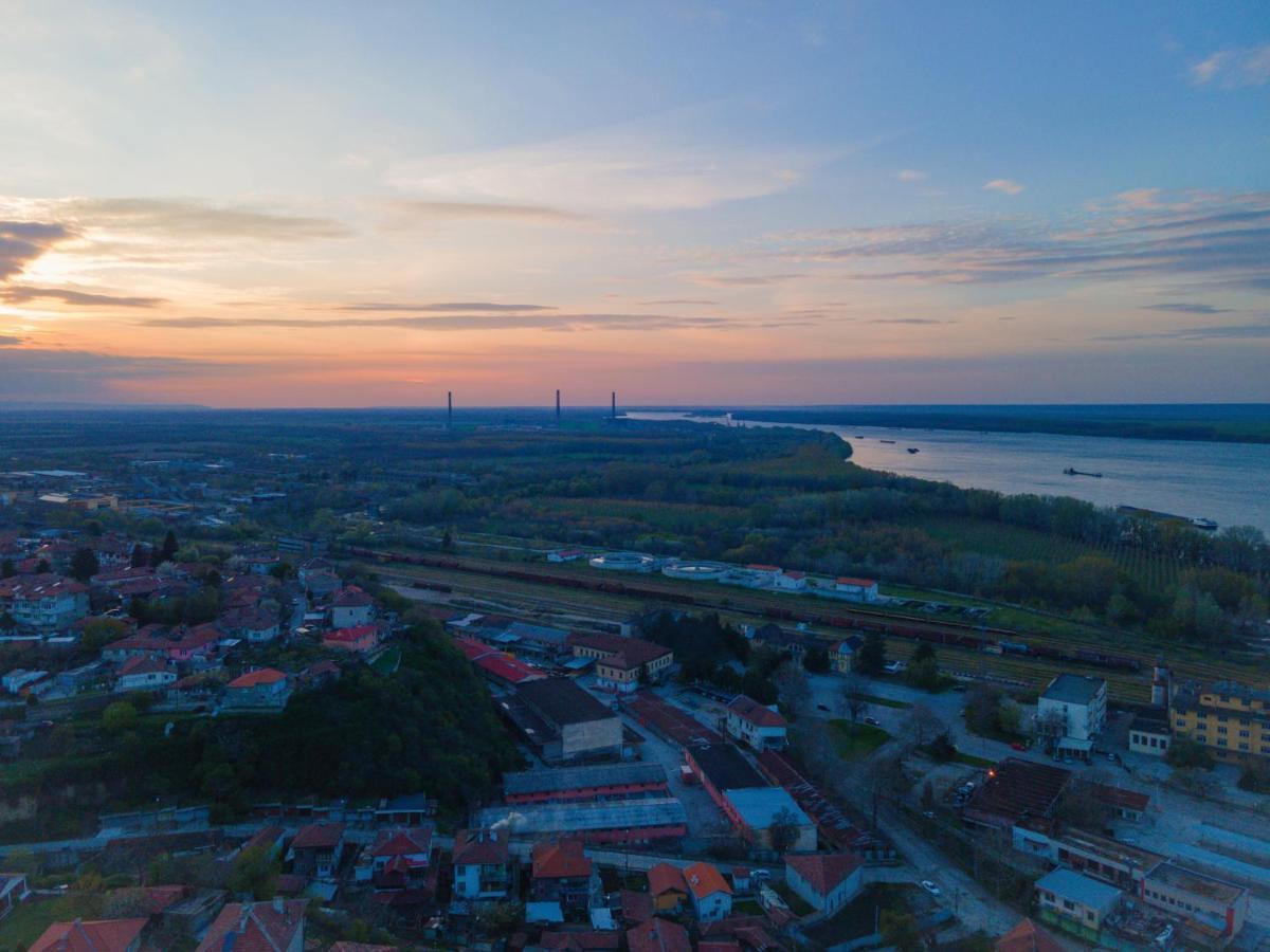 Пансион - Димитър Хадживасилев Sviștov Exterior foto